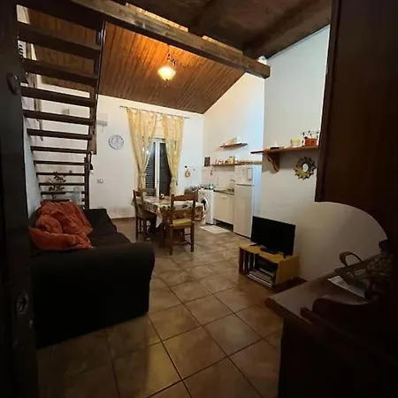 Skalsky Apartment, Borgo Vecchio, * Palerme